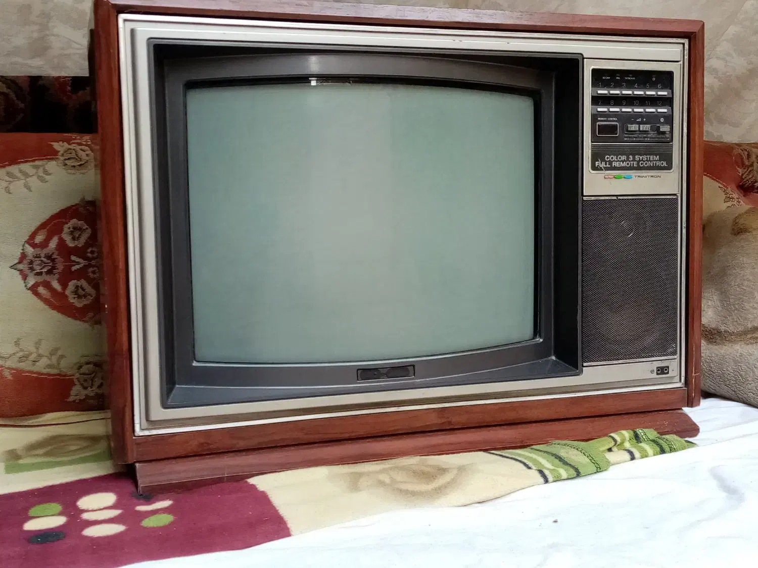 تلوزیون داخلش فابریک|تلویزیون و پروژکتور|اصفهان, چرخاب|دیوار