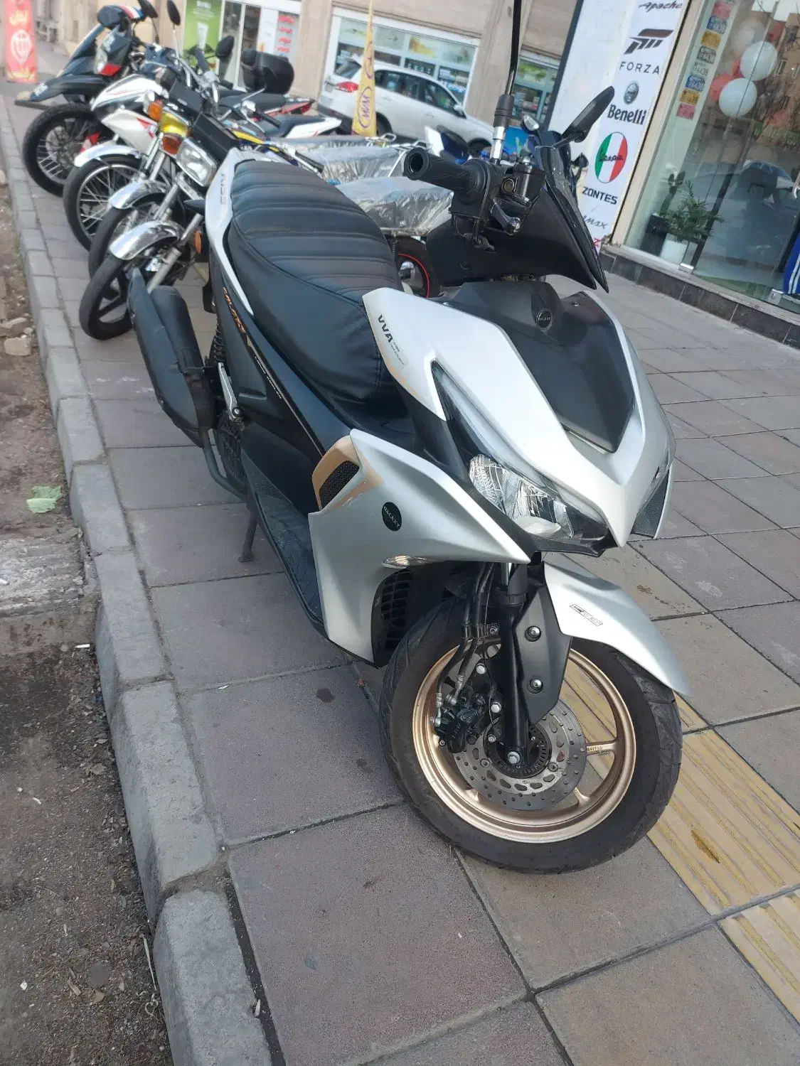 آیروکس ۴۰۳ به شرط|موتورسیکلت|کرج, ساسانی (قلمستان)|دیوار