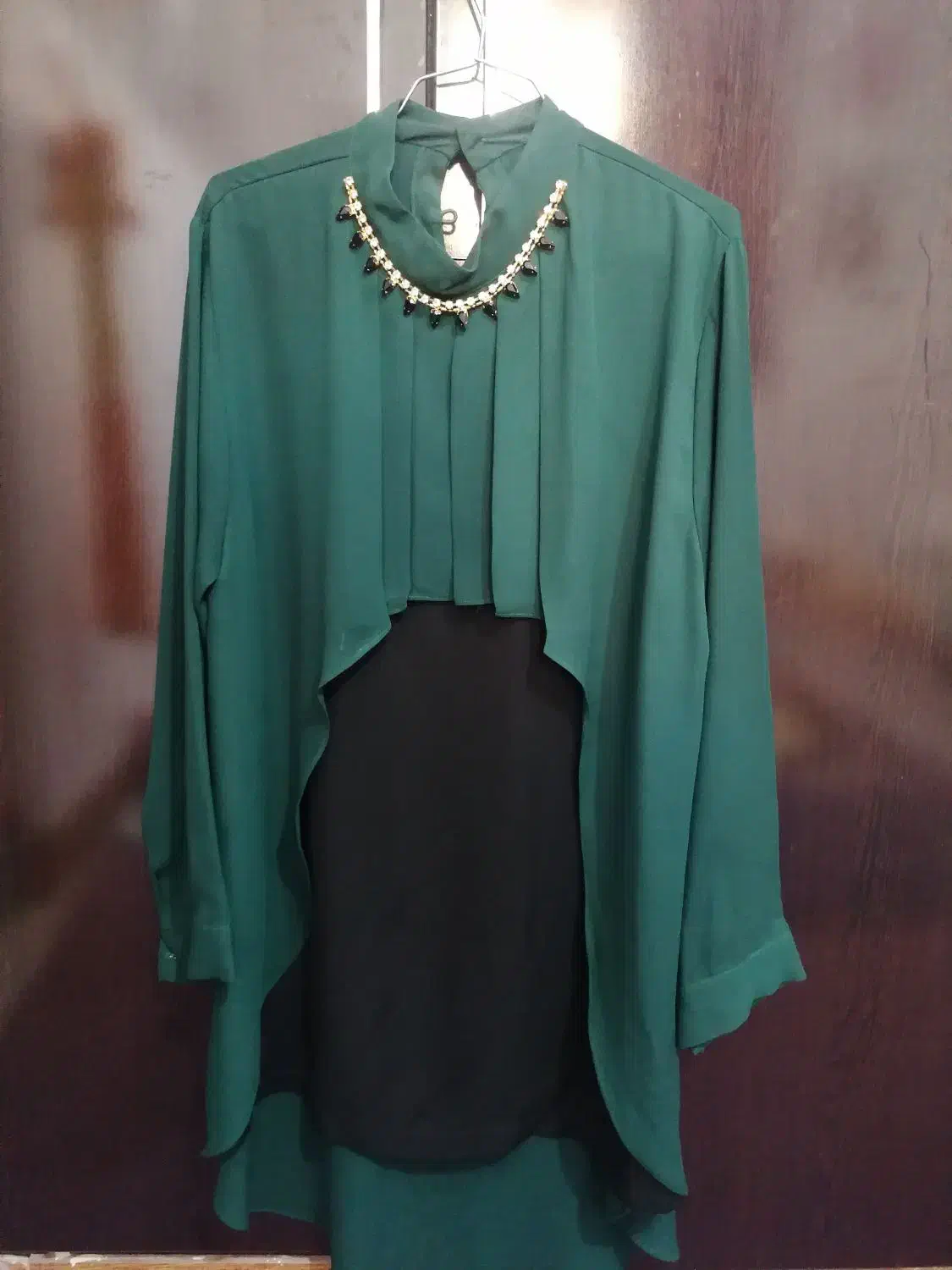 شومیز مجلسی|لباس|صدرا-فارس, فاز ۲|دیوار