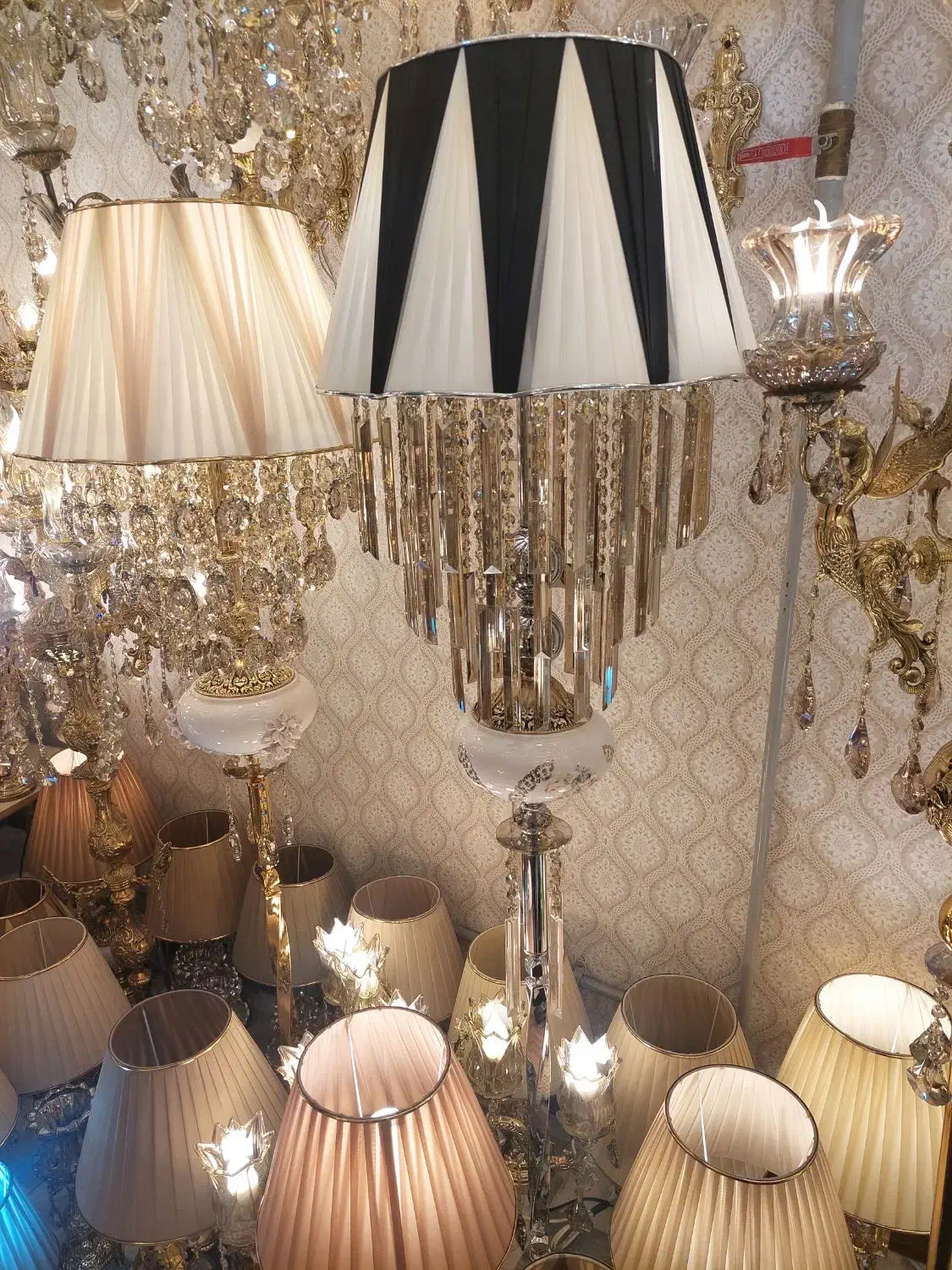 آباژور ایستاده(کنار سالنی) ضمانتکتبی|چراغ خواب و آباژور|نسیمشهر, |دیوار