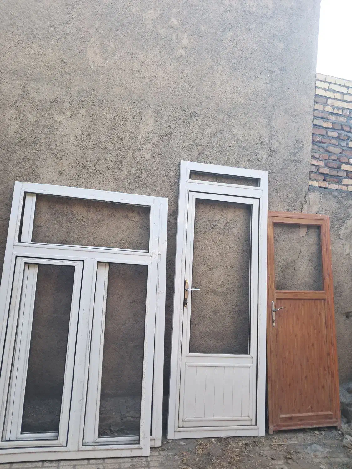 درب و پنجره آلومینیوم|مصالح و تجهیزات ساختمان|خوی, |دیوار