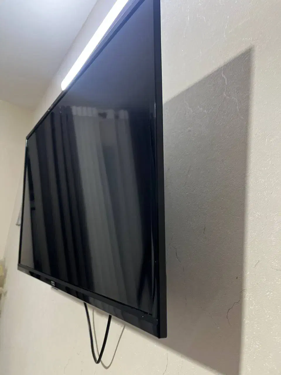 تلویزیون۳۲ اینچ کاملا سالم|تلویزیون و پروژکتور|هشتگرد, شهرک بعثت|دیوار