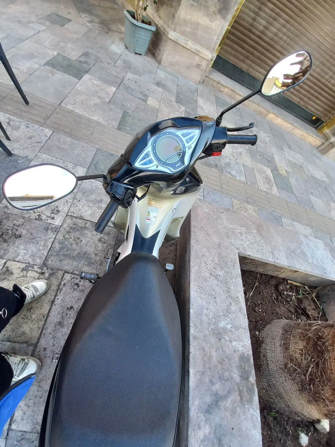 ویو ۱۳۵|موتورسیکلت|مشکیندشت, |دیوار