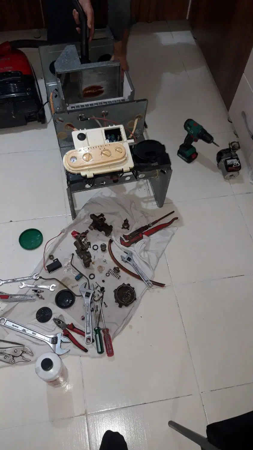 نصاب و تعمیرکار مجاز پکیج ایران رادیاتور(خدادادی)|خدمات پیشه و مهارت|رشت, لاکانی|دیوار