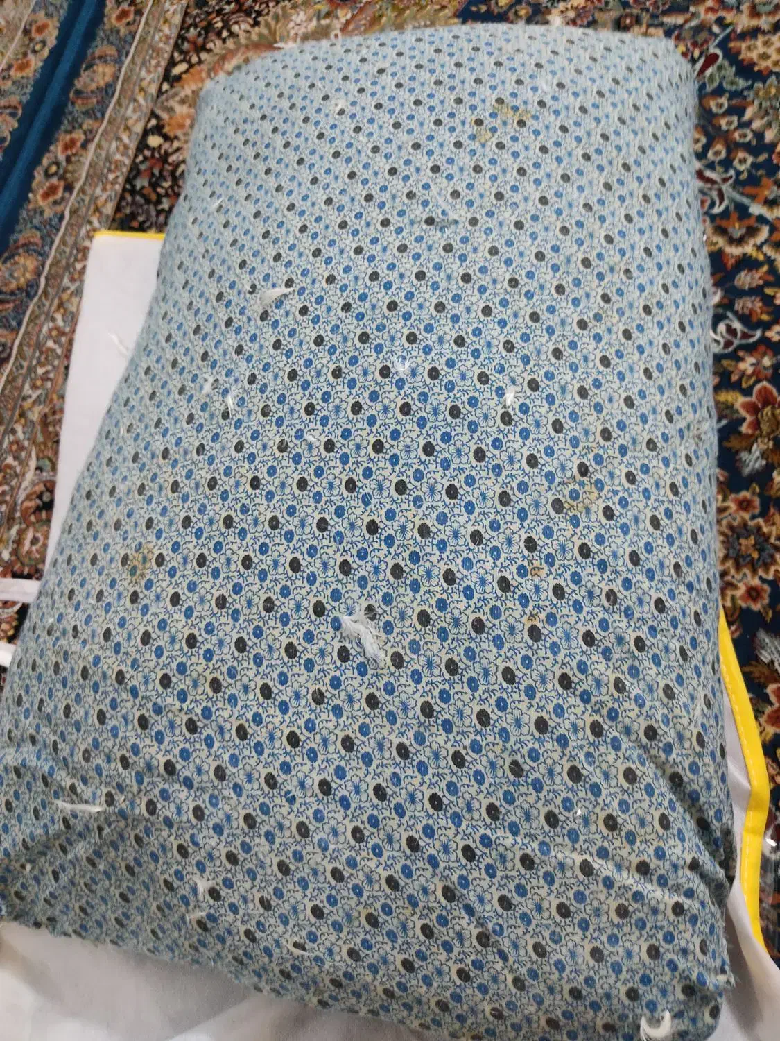 چند عدد بالش بفروش می رسد|رختخواب، بالش، پتو|تهران, ابوذر|دیوار