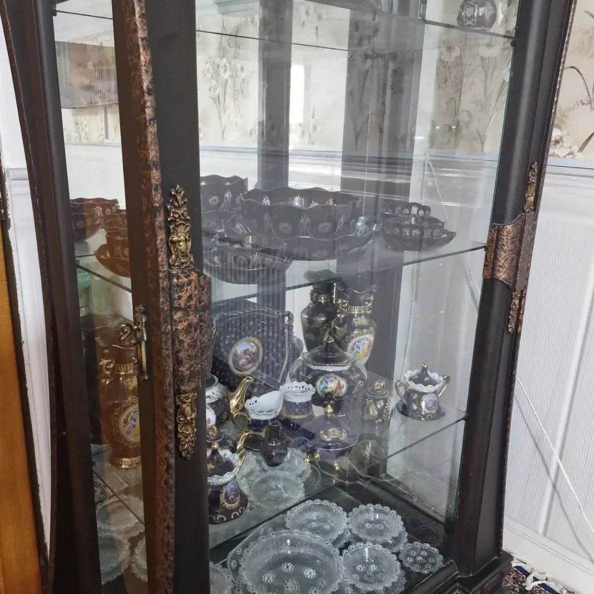 ویترین چوبی محکم|بوفه، ویترین، کنسول|قم, شهرک قدس|دیوار