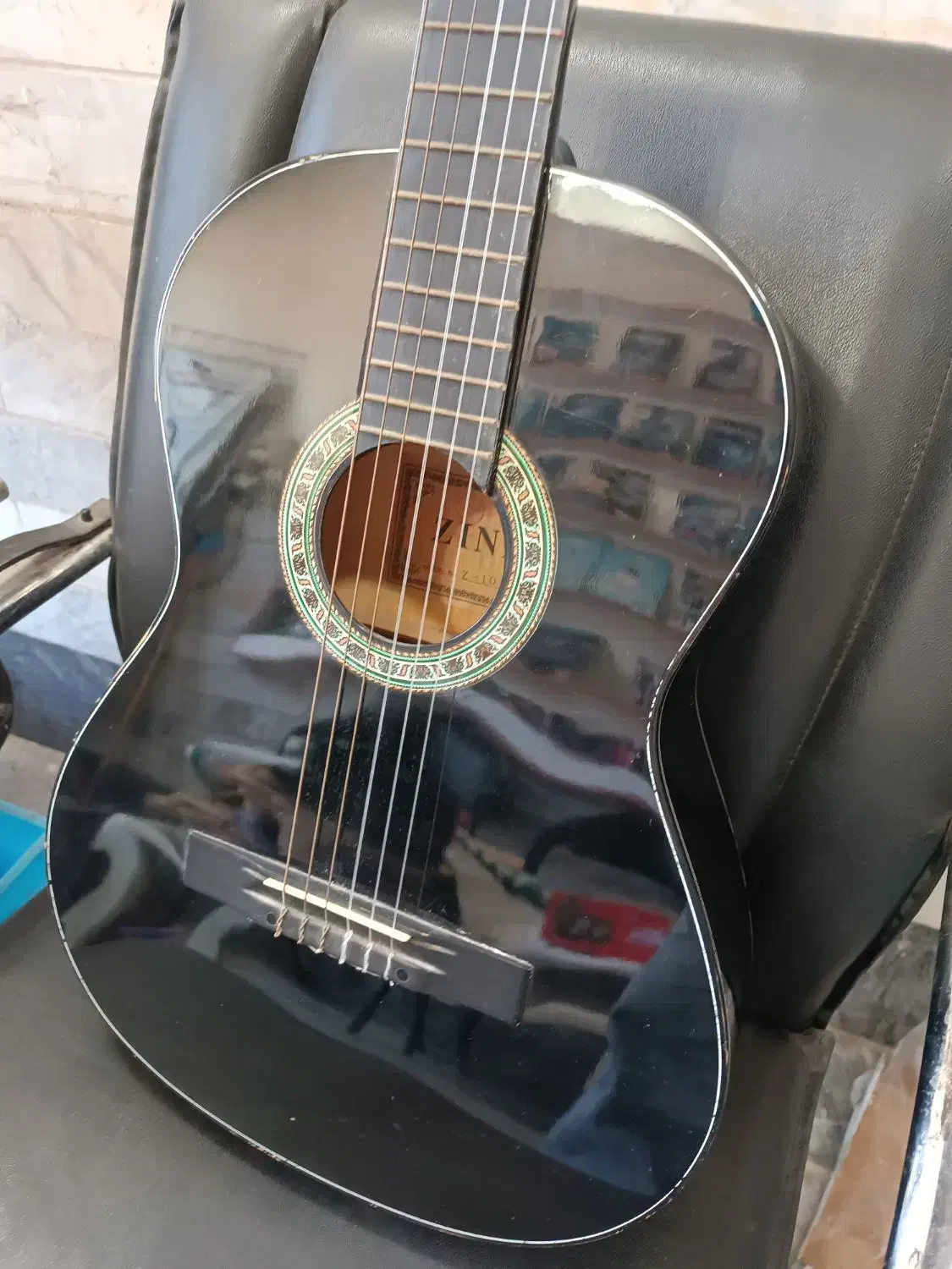 گیتار zinnاصلی|گیتار، بیس، امپلیفایر|گرگان, |دیوار