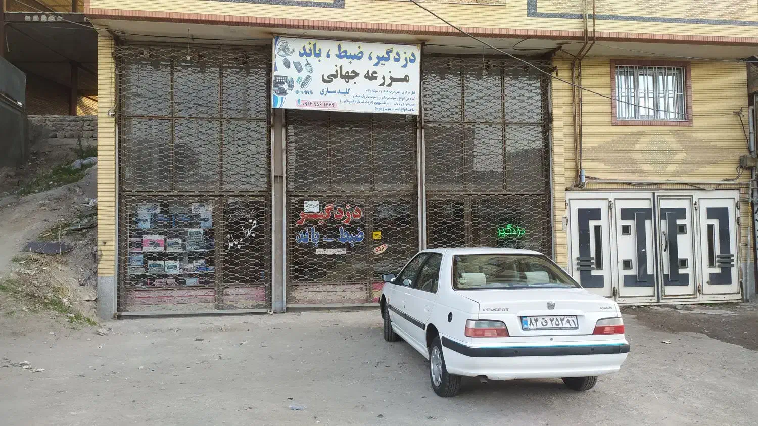 اجاره مغازه سه دهنه 100 متری با بالکن 50 متری|اجارهٔ مغازه و غرفه|مشگین شهر, |دیوار