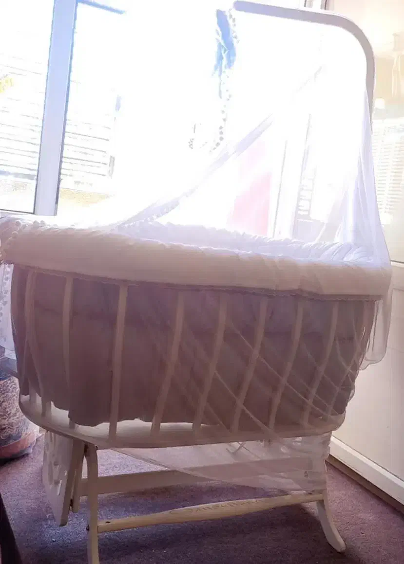 تخت گهواره بیضی انجل لندسفید|تخت و صندلی بچه|صدرا-فارس, فاز ۱|دیوار