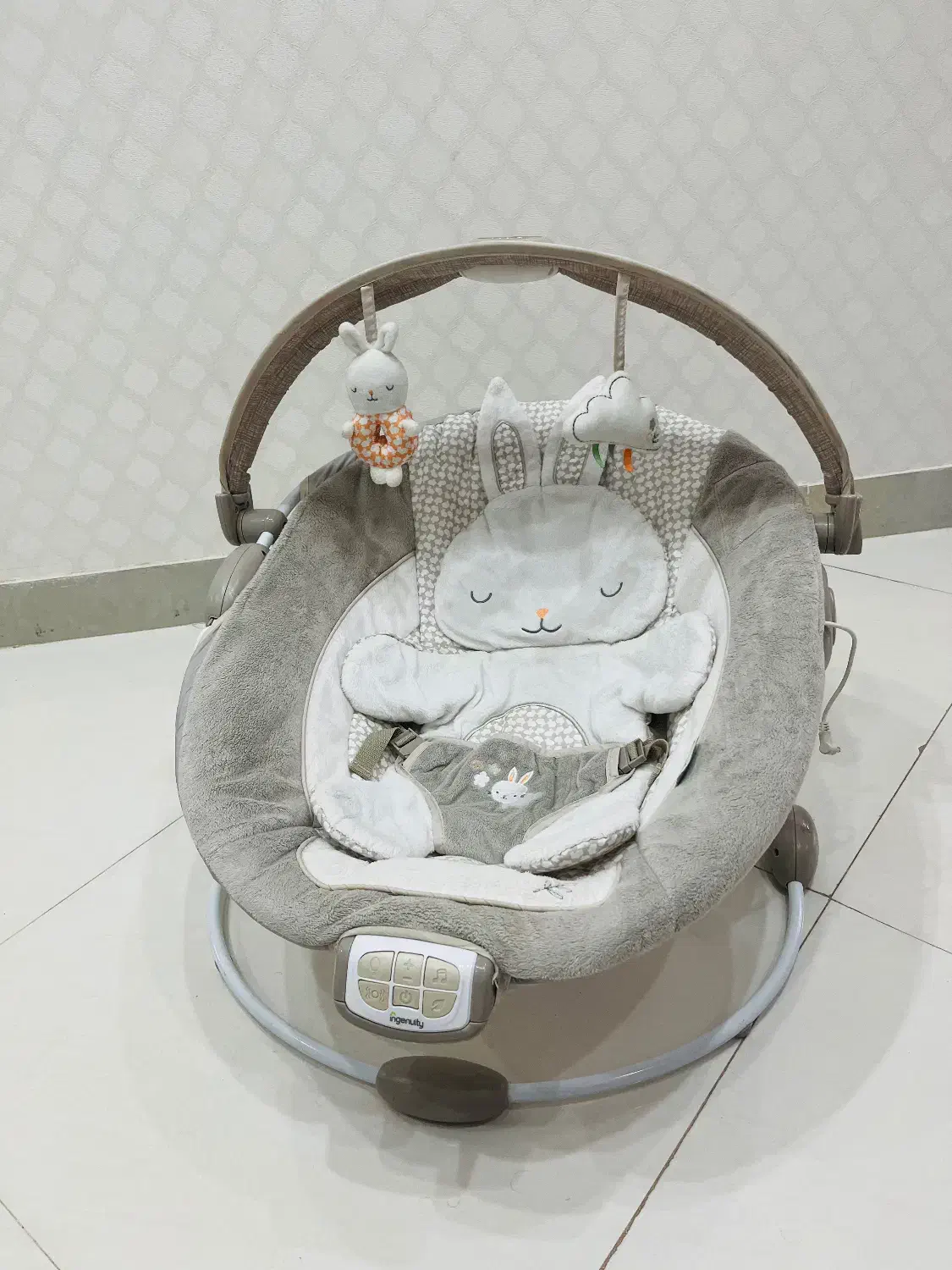 گهواره برقی برند اینجینیوتی|اسباب و اثاث بچه|بیرجند, |دیوار