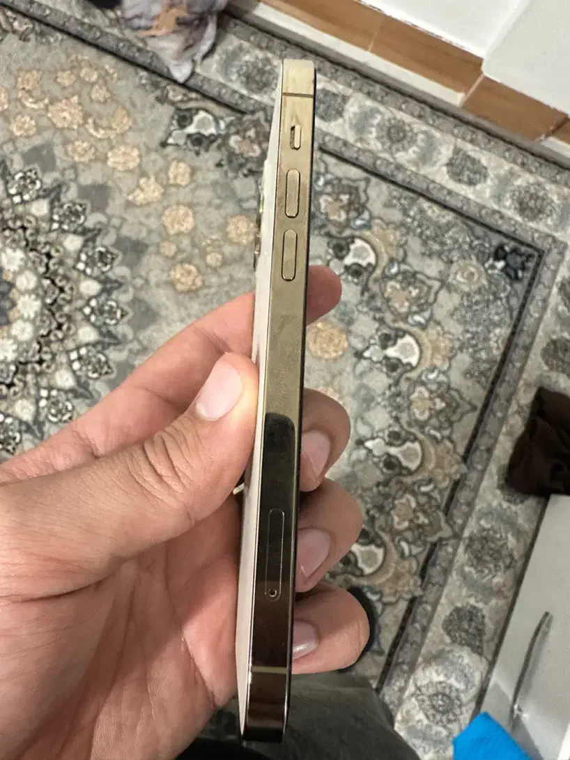 Iphone 12 pro ZAA|موبایل|میانه, |دیوار