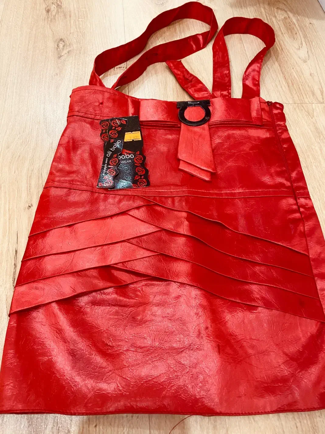 دامن بندی چرم دخترانه قرمز یلدایی نو|کفش و لباس بچه|تهران, حکیمیه|دیوار