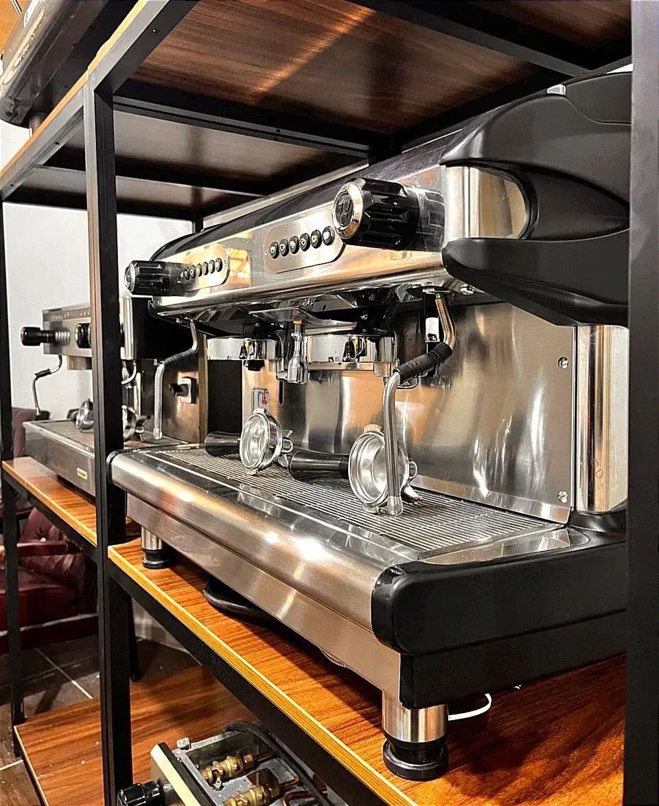 دستگاه اسپرسو Futura F90 ایتالیایی|کافی‌شاپ و رستوران|رشت, جهاد|دیوار
