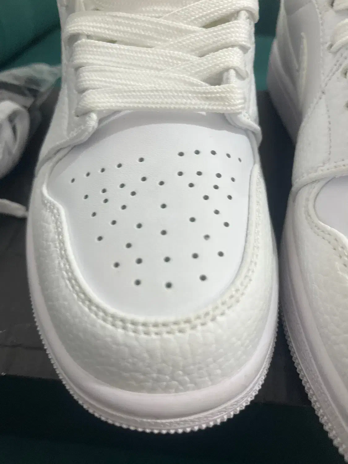 کفش نایک ایر جردن سفید|کیف، کفش، کمربند|تهران, ولنجک|دیوار