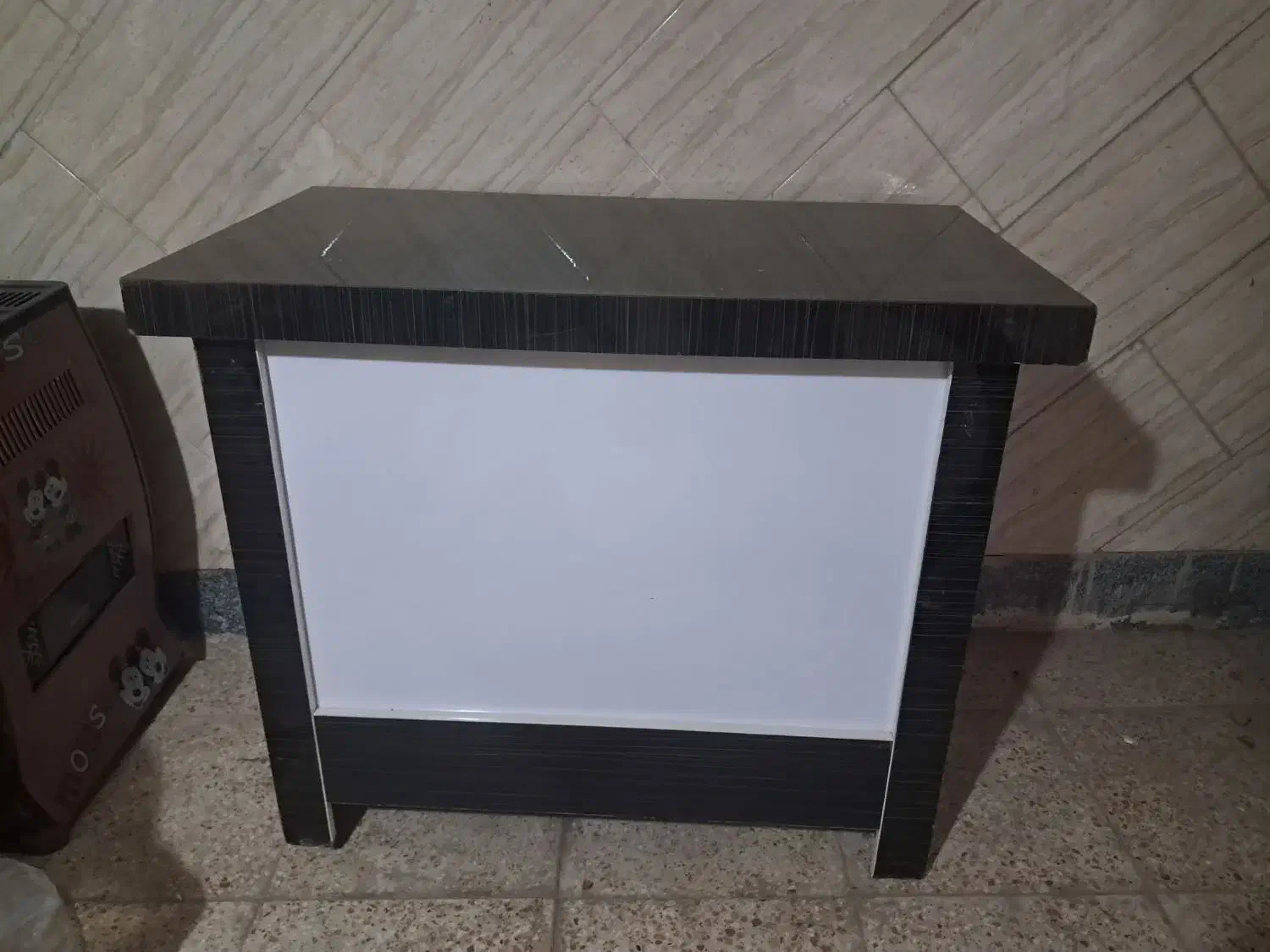 میز|میز تحریر و کامپیوتر|ماهدشت, |دیوار