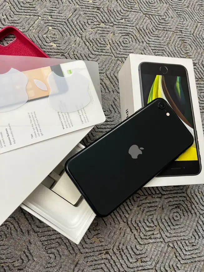 آیفون se 2020 بدون بازشدگی|موبایل|تهران, هروی|دیوار