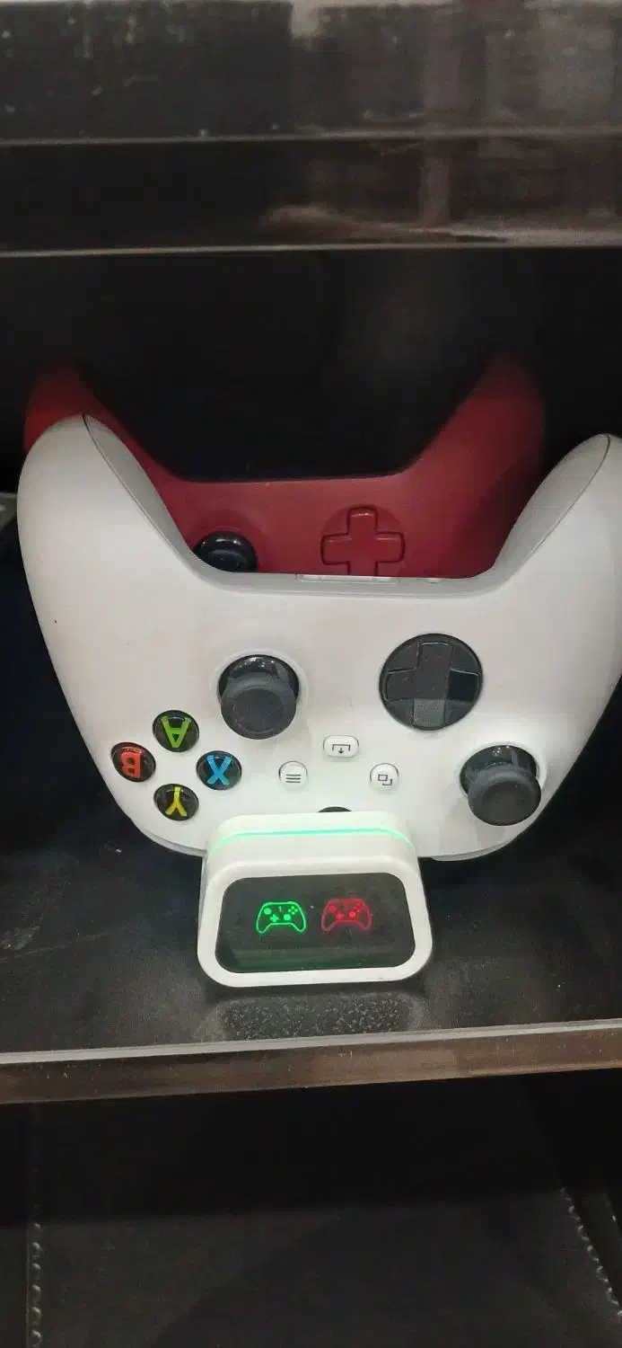 ایکس باکس سری اس همراه با پایه شارژ|کنسول، بازی ویدئویی و آنلاین|صفادشت, |دیوار