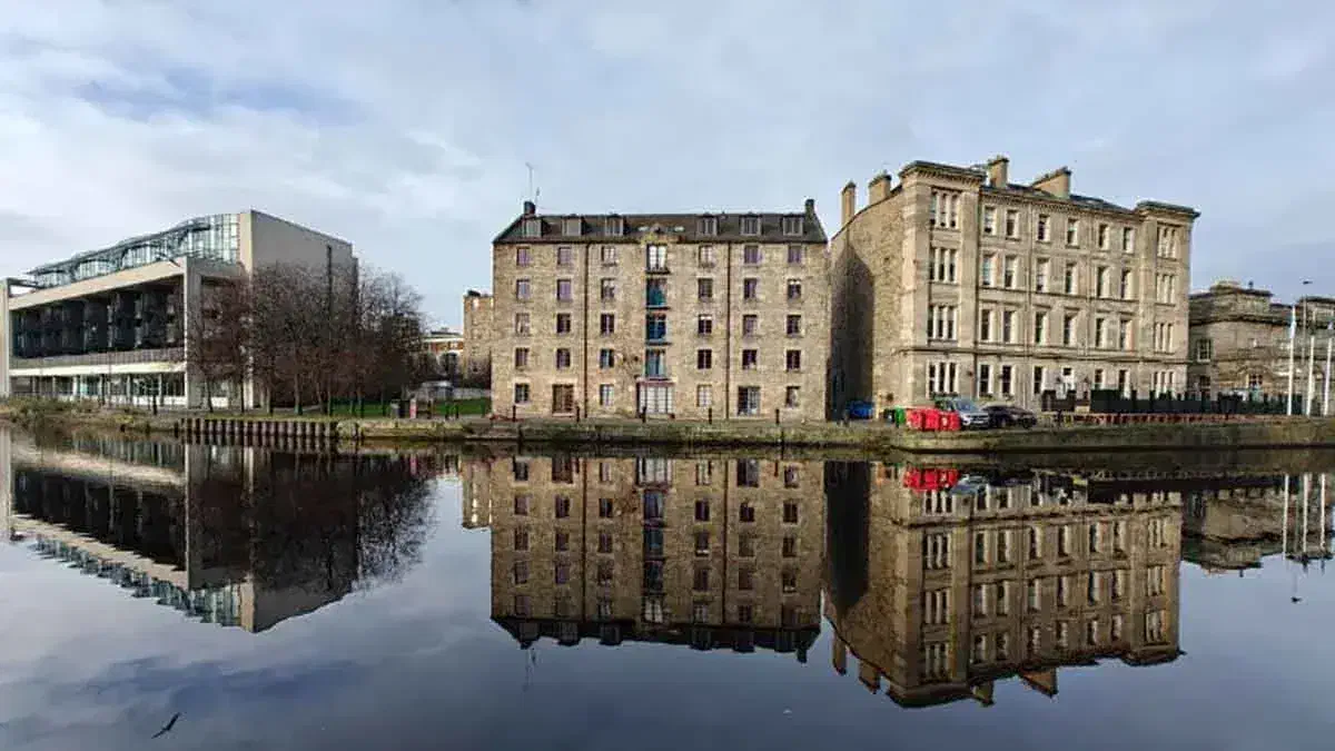 پرچمدار وان پلاس 6ماه کارکرد|موبایل|گرگان, |دیوار