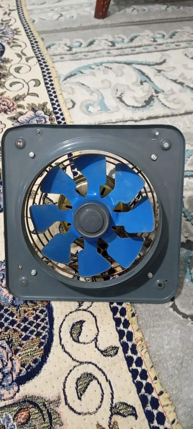 دوعدد هواکش|پنکه و تصفیه‌کنندهٔ هوا|کرمانشاه, |دیوار