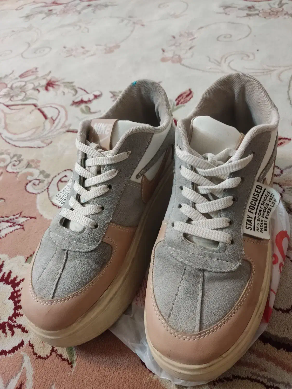 تعدادی کفش درحد نو|کیف، کفش، کمربند|کاشان, صنعت|دیوار