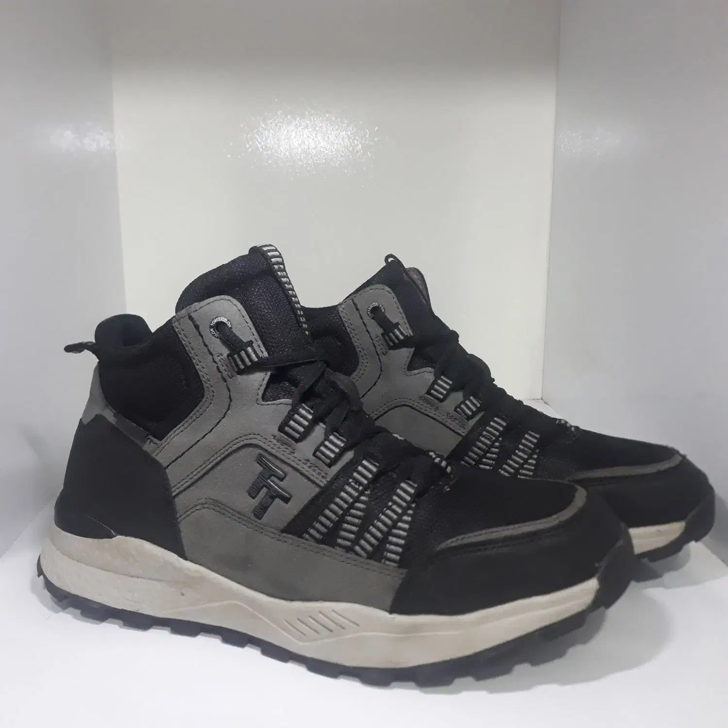 کفش نیم بوت کوه وشهری آلمانی تام تیلوراورجینال اصل|کیف، کفش، کمربند|همدان, |دیوار