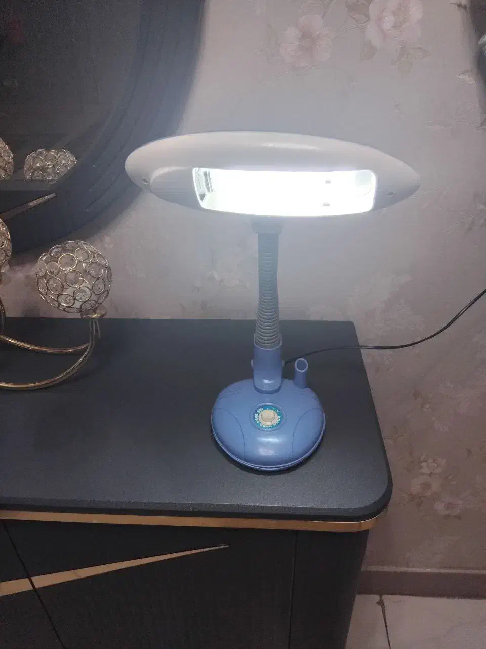 چراغ رومیزی|چراغ خواب و آباژور|فردیس, منظریه|دیوار