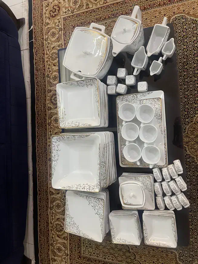 سرویس ۱۲نفره ی چینی مارک تقدیس|ظروف سرو و پذیرایی|اصفهان, شاه پسند|دیوار