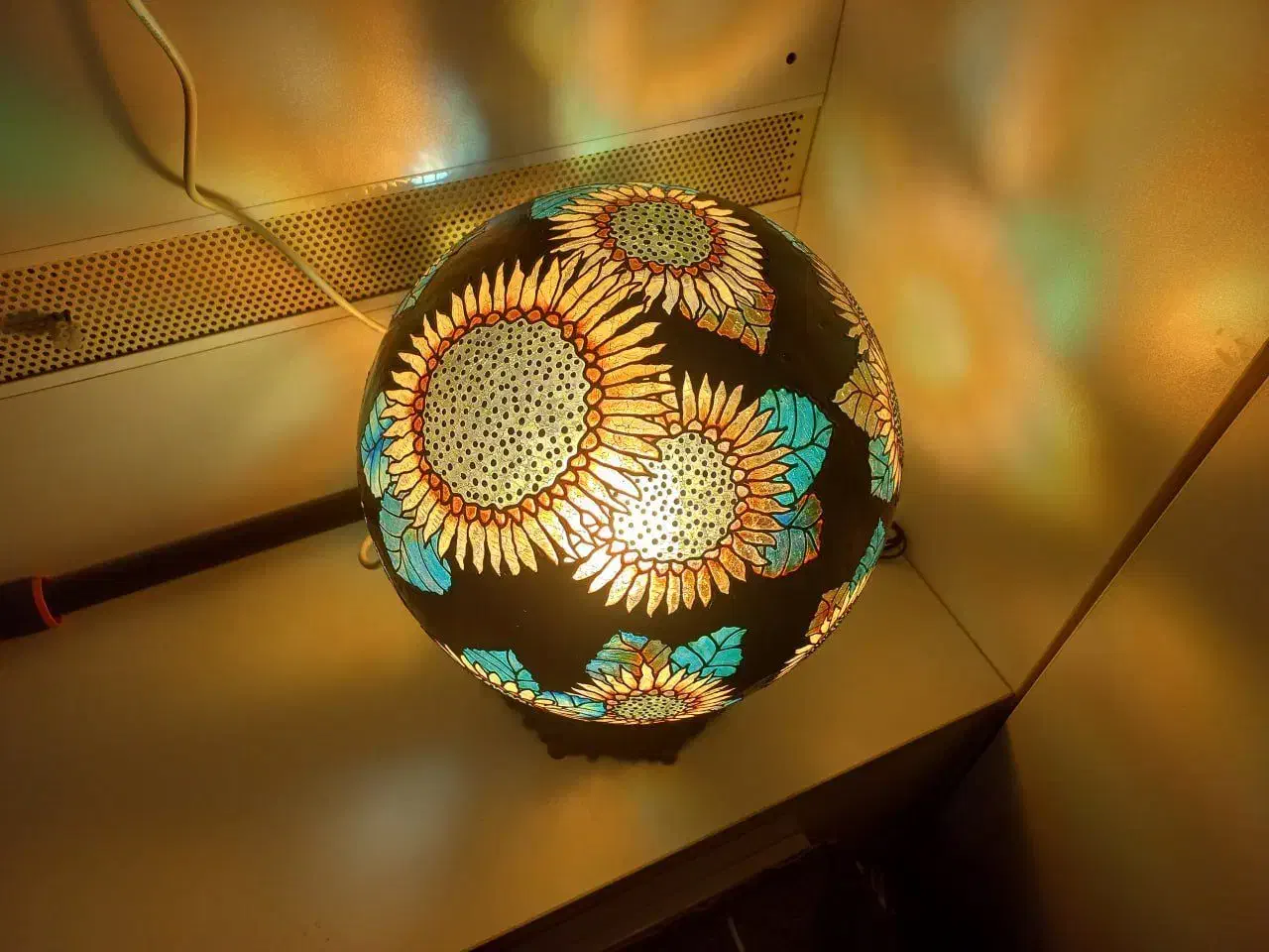 آباژور گوی بزرگ با قطر 40 دست ساز و نایاب و یونیک|چراغ خواب و آباژور|ساری, |دیوار