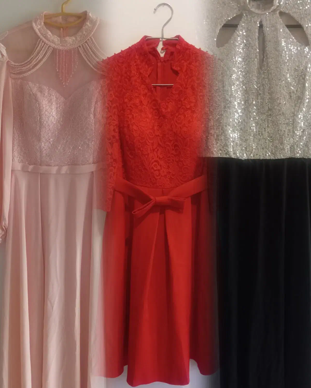 لباس مجلسی|لباس|هشتگرد, هشتگرد قدیم|دیوار