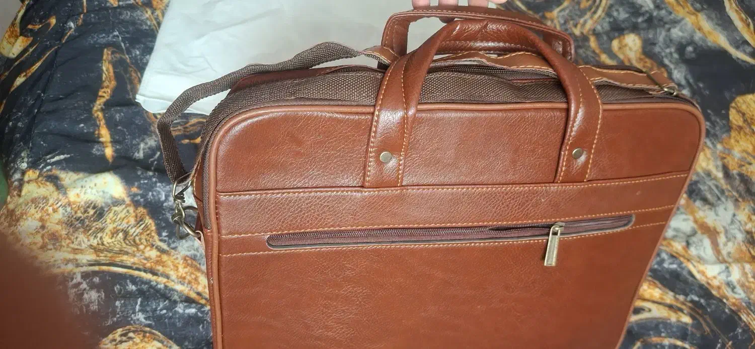 کیف چرم اداری|کیف، کفش، کمربند|پرند, فاز ۴|دیوار