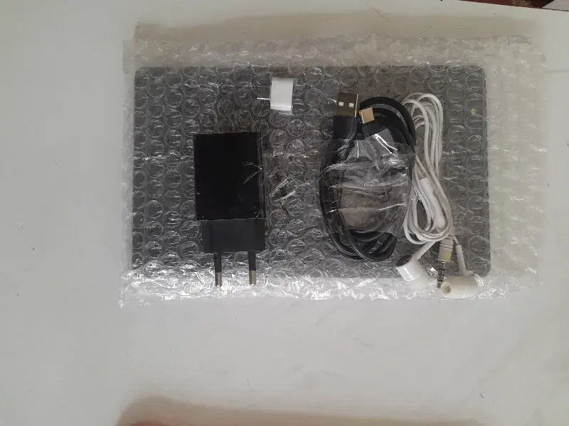 تب‌لت.   نارتب.    n28.|تبلت|سراب, |دیوار