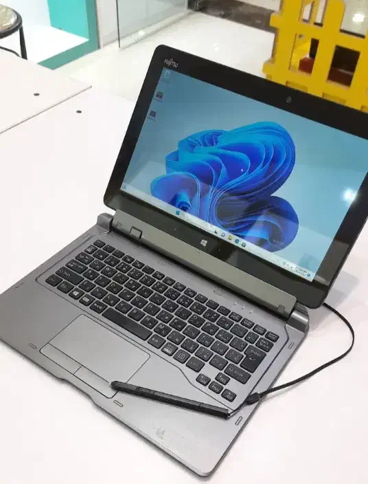 لپتاب ویندوزی فوجیتسو ۱۲ اینچ اصل ژاپن نسل ده فول|رایانه همراه|تهران, سنائی|دیوار