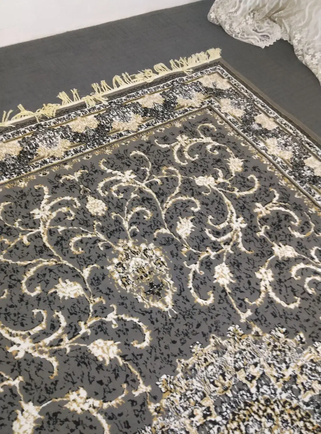 فرش ۹ متری در حد نو|فرش|گلبهار, شهر جدید گلبهار|دیوار