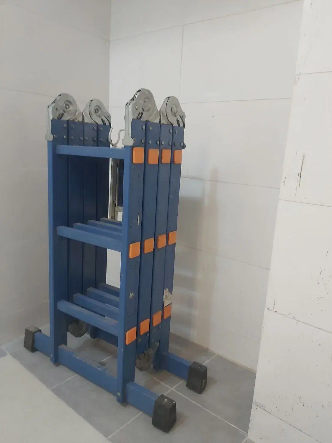 نردبان تاشو|ابزارآلات|رشت, پل تالشان|دیوار