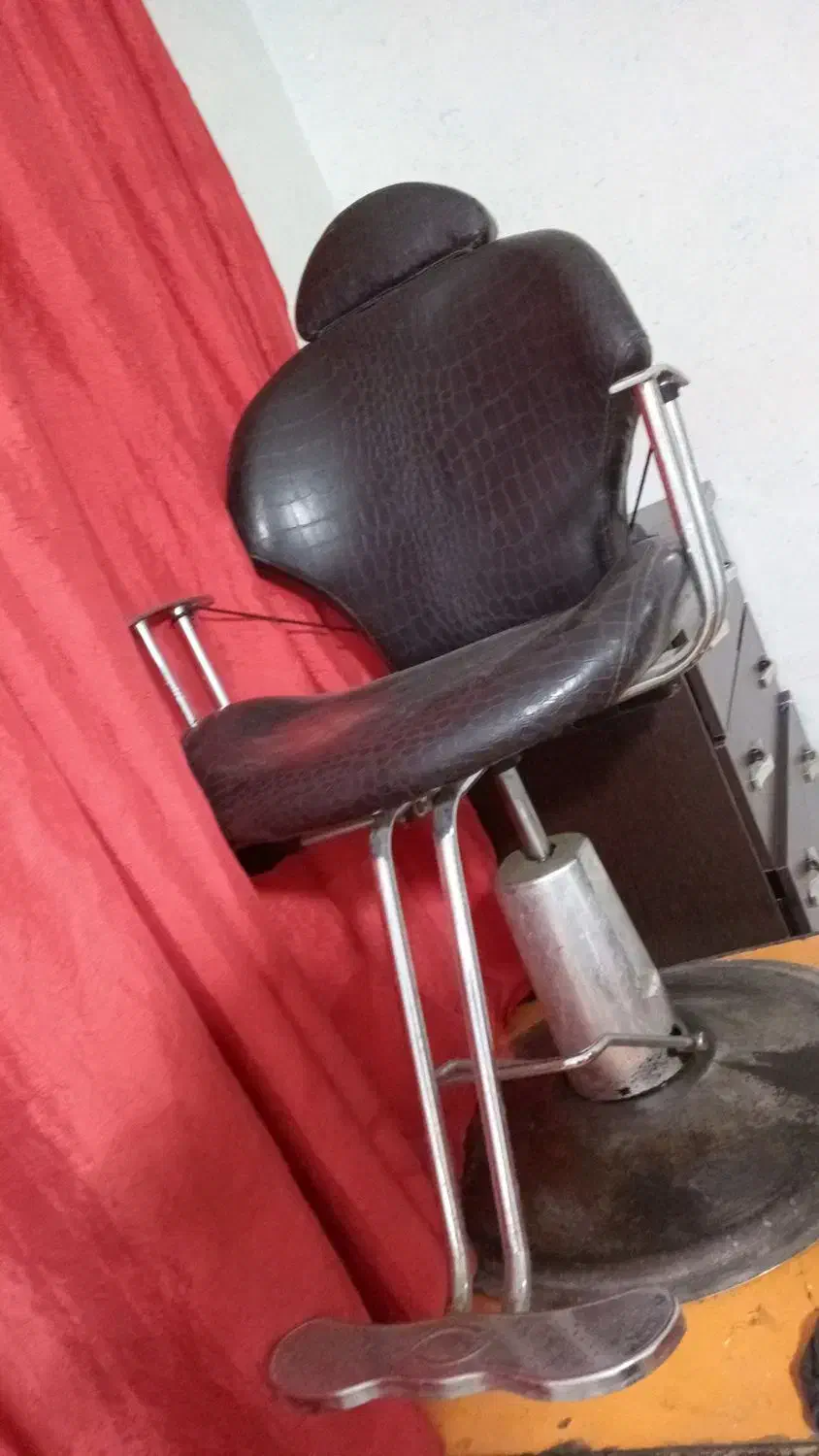 صندلی آرایشگاه مردانه|آرایشگاه و سالن‌های زیبایی|بندر ماهشهر, |دیوار