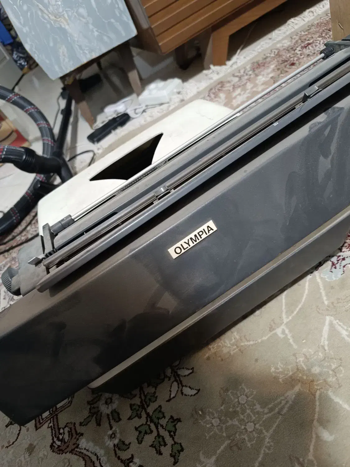 ماشین تایپ عتیقه برقی آنتیک سالم زیر قیمت|کلکسیون اشیاء عتیقه|تهران, مهرآباد جنوبی|دیوار