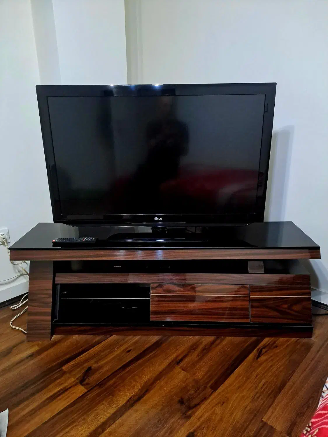 تلویزیون ال جی اصل کره|تلویزیون و پروژکتور|کرج, فاز ۱ مهرشهر|دیوار