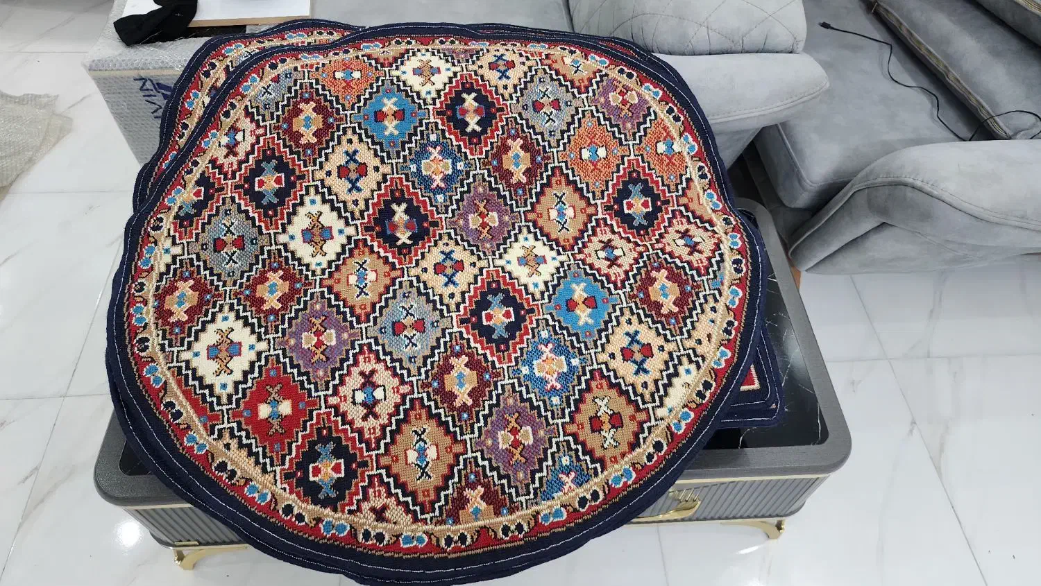 جلو دری|فرش|بروجرد, |دیوار