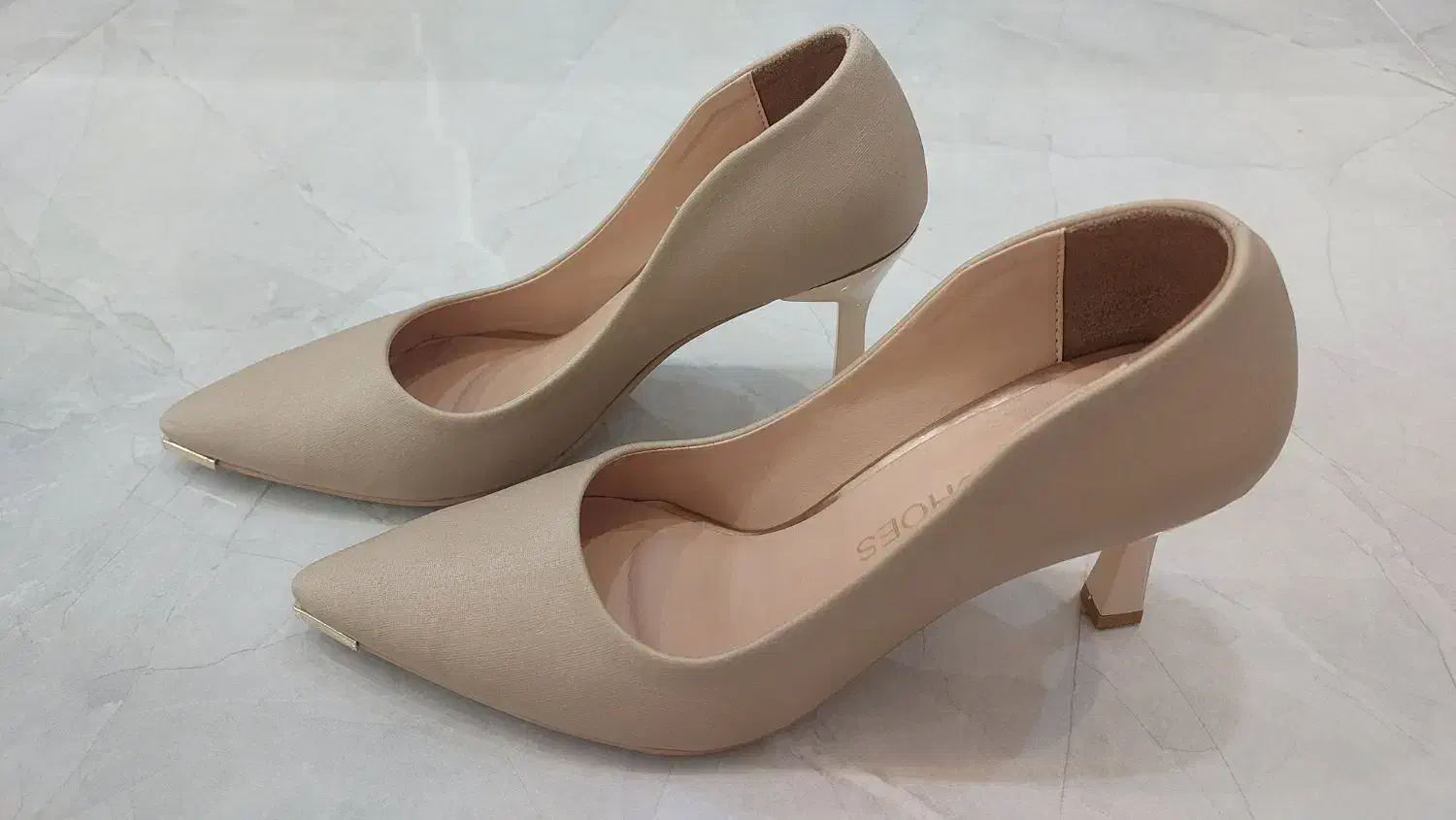 کفش مجلسی|کیف، کفش، کمربند|سیاهکل, |دیوار