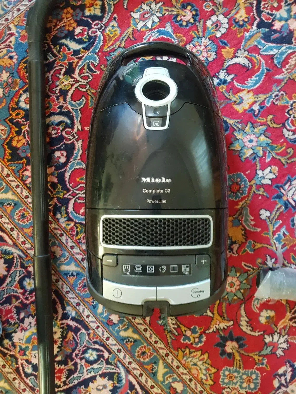 یک عددجاروبرغی برندمیلو آلمان کارکرده|جاروبرقی، جارو شارژی، بخارشو|اصفهان, سپاهان‌شهر|دیوار
