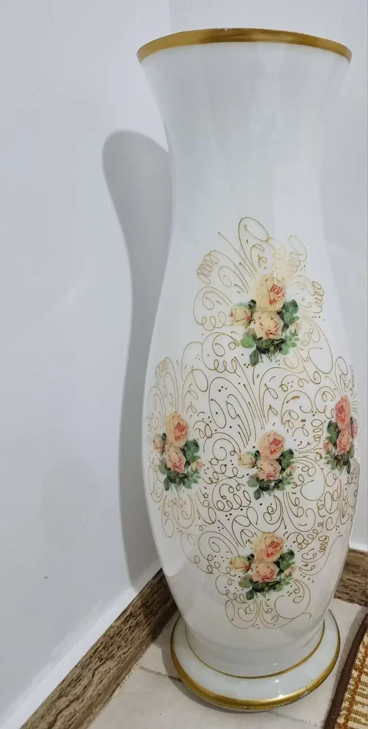 گلدان شیشه ای|گل مصنوعی|قشم, |دیوار