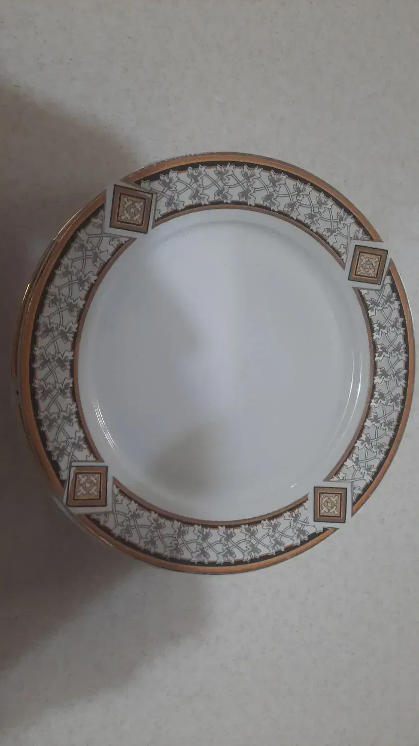 دو دست بشقاب پلو خوری|ظروف سرو و پذیرایی|قم, شاه سید علی|دیوار