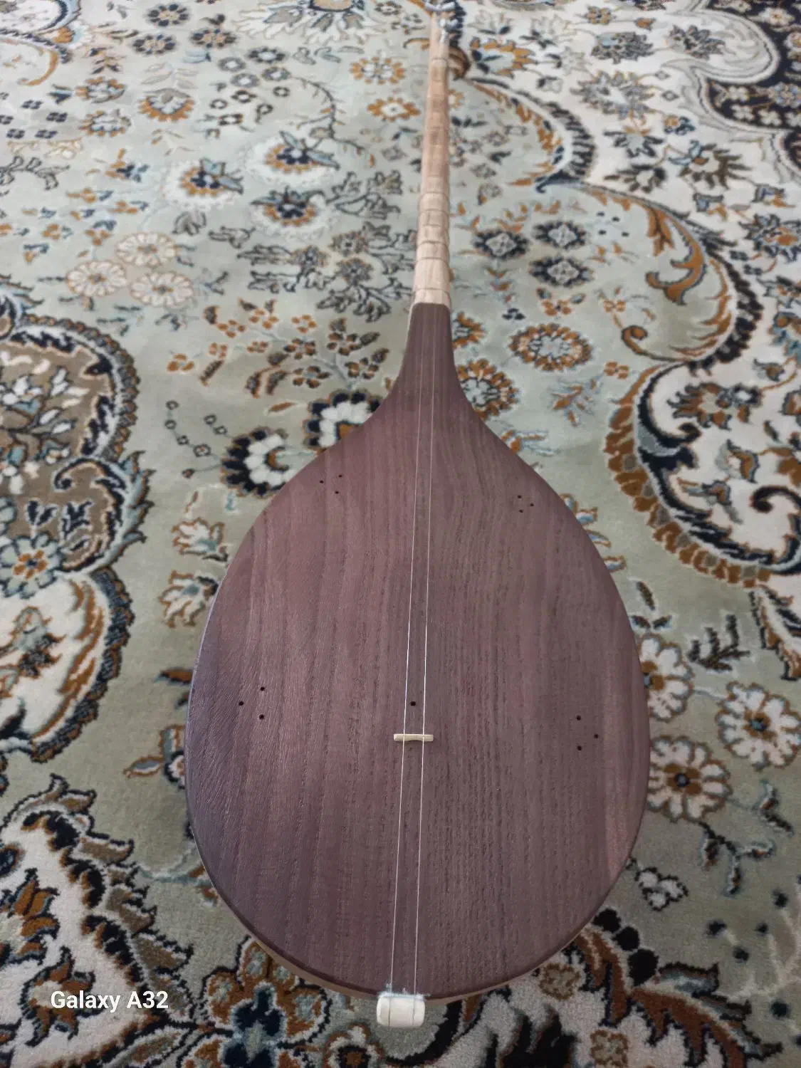 دوتار رگه ریز|سازهای سنتی|کلاله, |دیوار