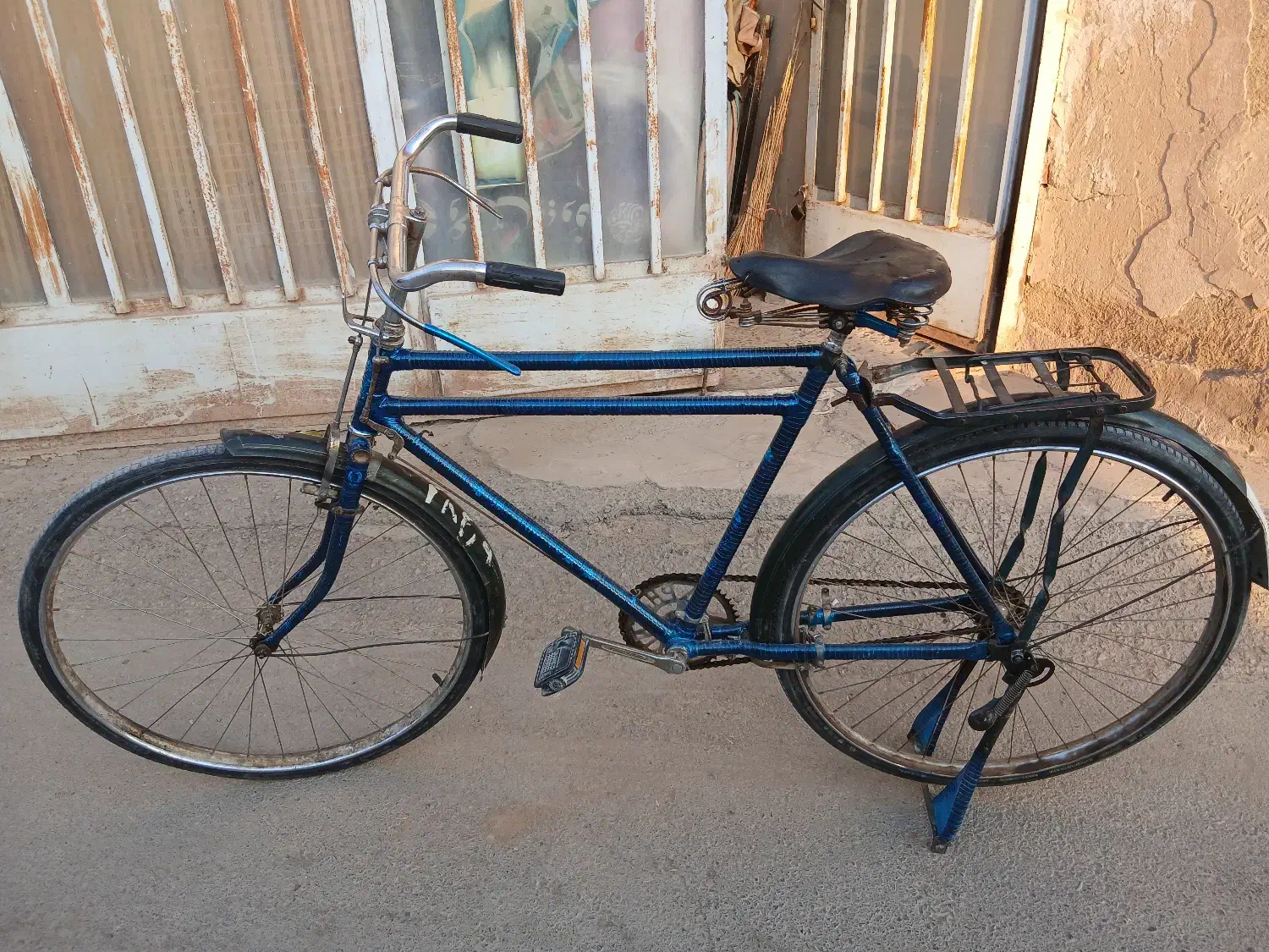 چرخ لاری قدیمی و سر شور آسایشگاهی و بخاری و یخجال|یخچال و فریزر|برخوار, |دیوار