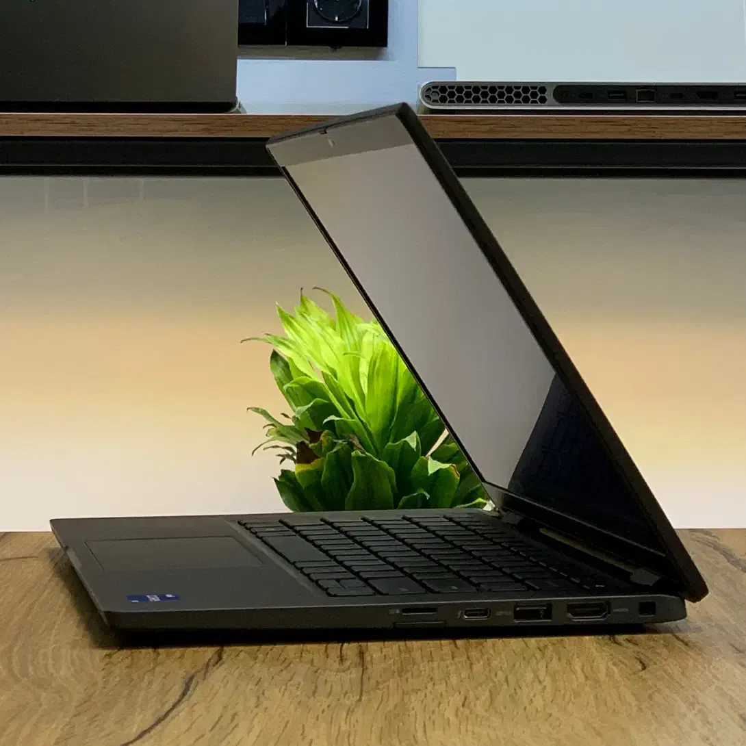 لپ‌تاپ Dell Latitude 7320 / سبک و قدرتمند|رایانه همراه|مشهد, ارشاد|دیوار