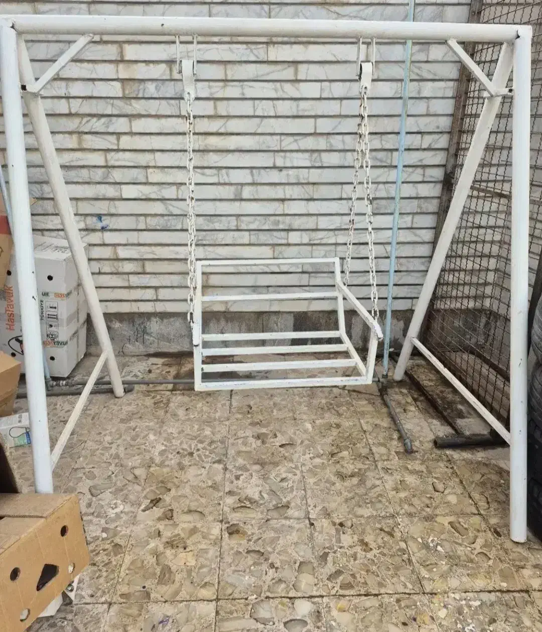 تاب فلزی بزرگ|اسباب‌‌بازی|شاهین‌شهر, گرگاب|دیوار