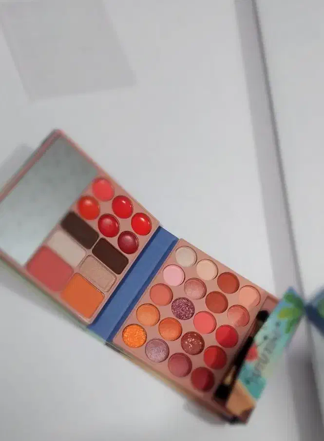 لوازم آرایشی بهداشتی|آرایشی، بهداشتی، درمانی|قروه, |دیوار