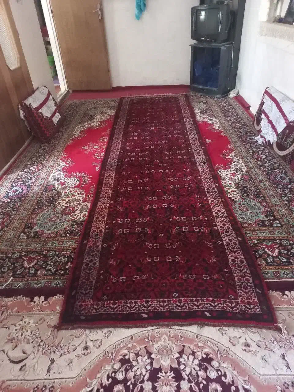 دو عدد فرش پشمی گوسفند دستبافت قدیمی|فرش|قم, شهرک فاطمیه|دیوار
