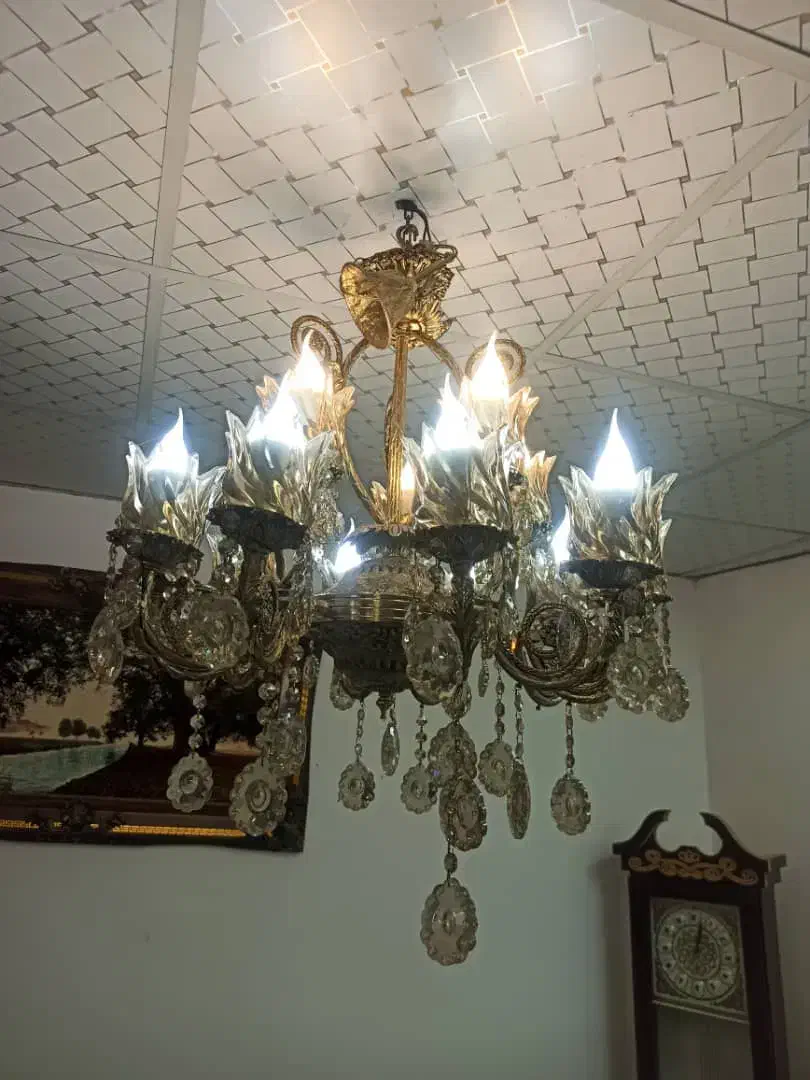 لوستر برنجی|لوستر و چراغ آویز|رشت, آتشگاه|دیوار