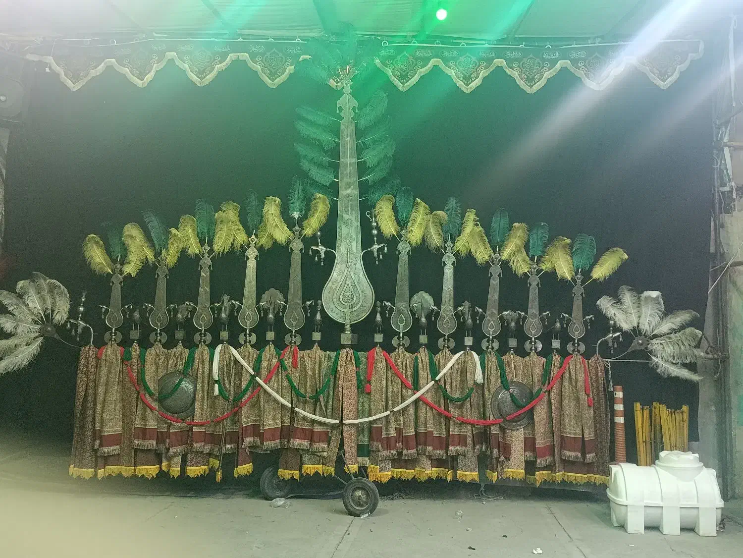 علامت ساخت عمل حاج اصغر گل محمد|کلکسیون اشیاء عتیقه|تهران, دستغیب|دیوار